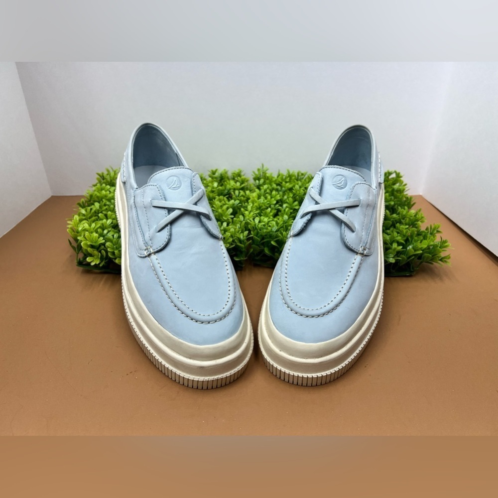 New Sperry, platform woman’s, Highland boat shoe baby blue